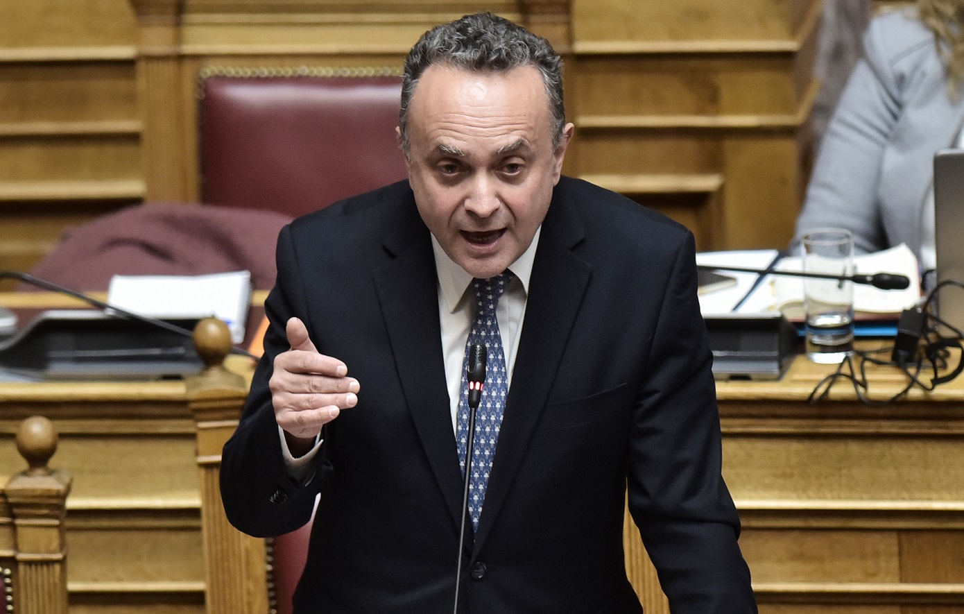 Απάντηση Μαξίμου σε Κελέτση: Έφυγε λόγω αναποτελεσματικότητας κι όχι γιατί δεν ψήφισε το νομοσχέδιο για τα ομόφυλα ζευγάρια