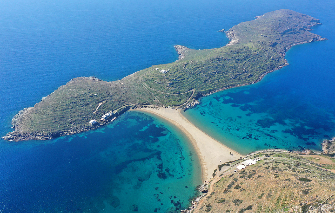 Η διπλή παραλία της Κύθνου και η μοναδική εμπειρία που θα ζήσετε
