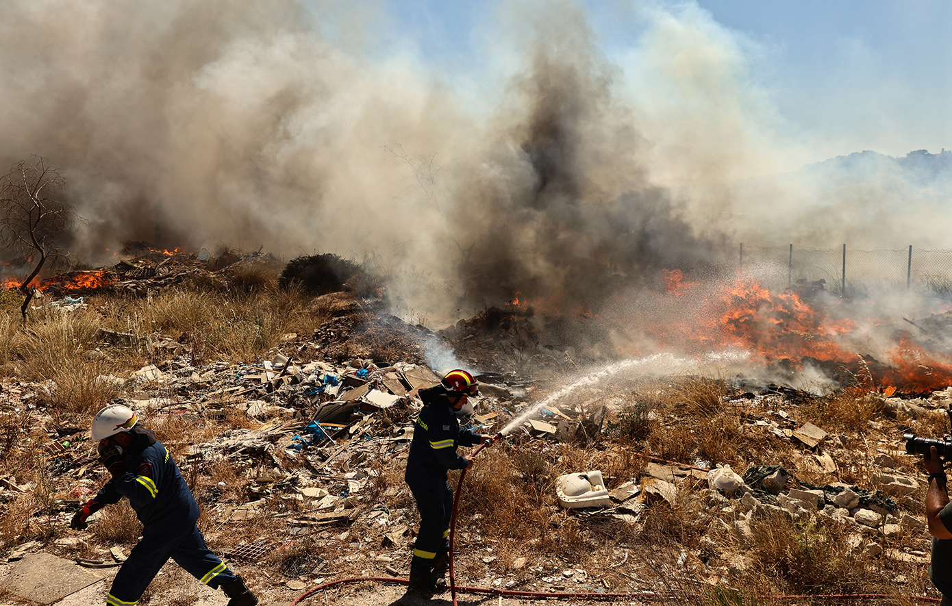 Φωτιά στον κόμβο Αερινού στο Βόλο – Άμεση κινητοποίηση της πυροσβεστικής