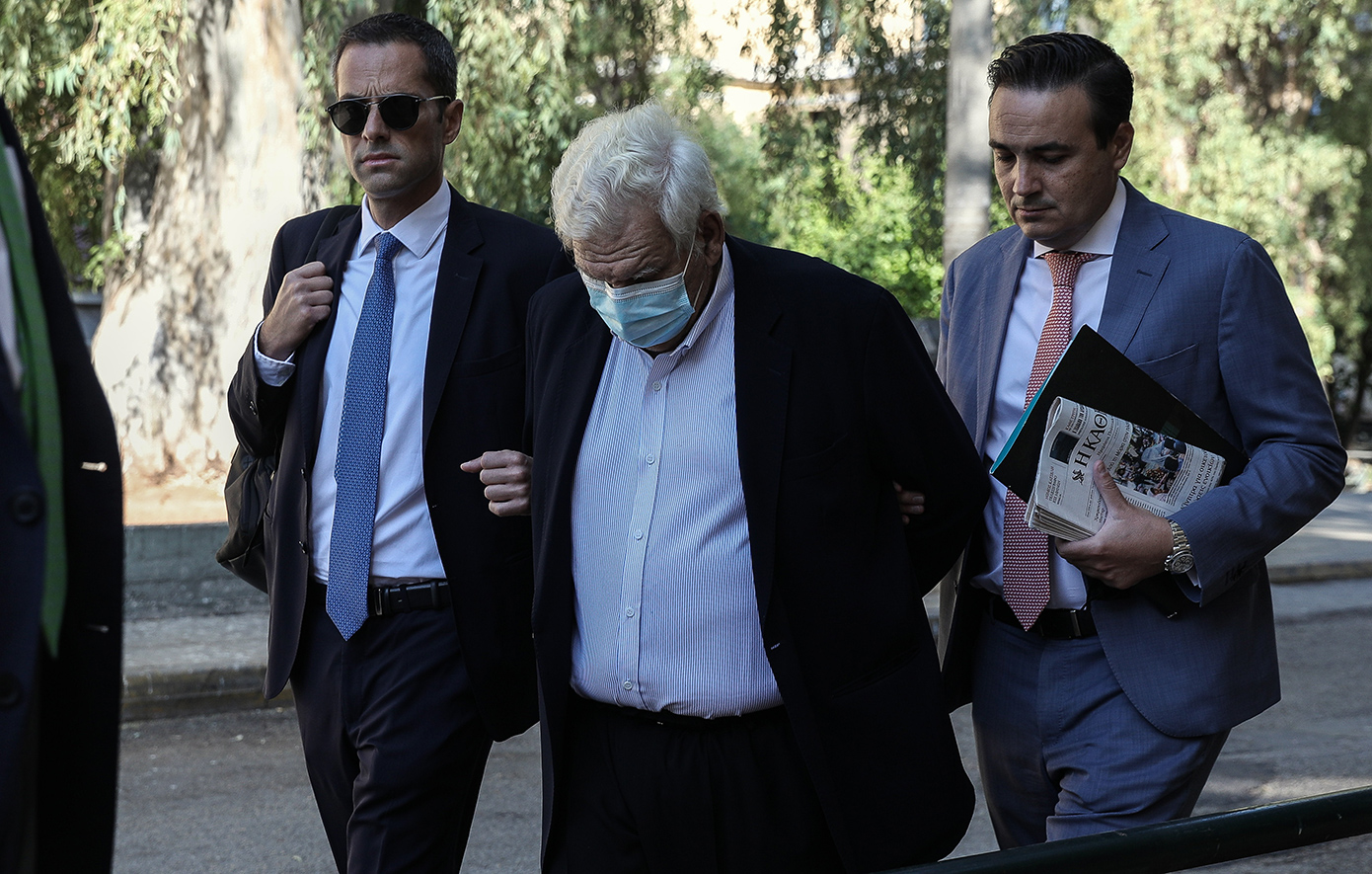 Στο σπίτι θα εκτίσουν τις ποινές τους ο Δημήτρης και η Καίτη Κουτσολιούτσου, στη φυλακή ο Τζώρτζης για την υπόθεση της Folli Follie