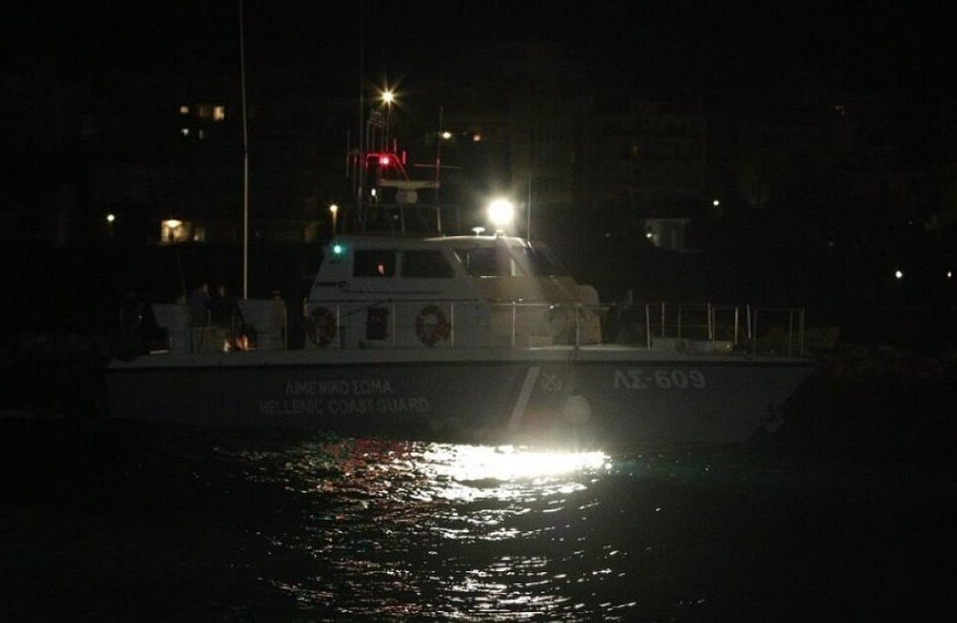 Πυροσβέστης ο ψαροντουφεκάς που σκοτώθηκε από σκάφος στη Σαμοθράκη &#8211; Τραγικές φιγούρες οι γονείς και η αδερφή του
