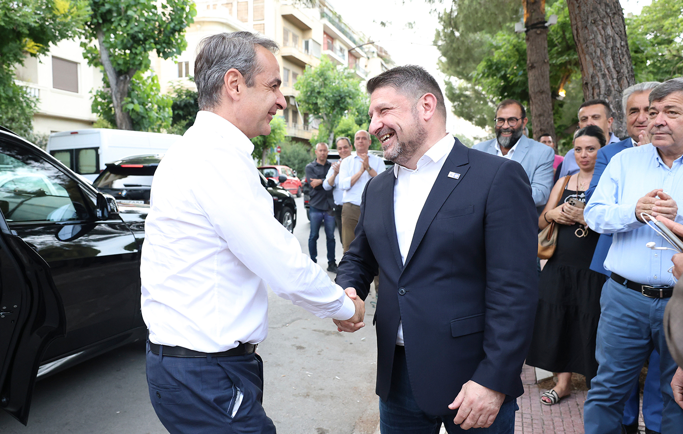 Ο Κυριάκος Μητσοτάκης και ο Νίκος Χαρδαλιάς Ο Κυριάκος Μητσοτάκης και ο Νίκος Χαρδαλιάς