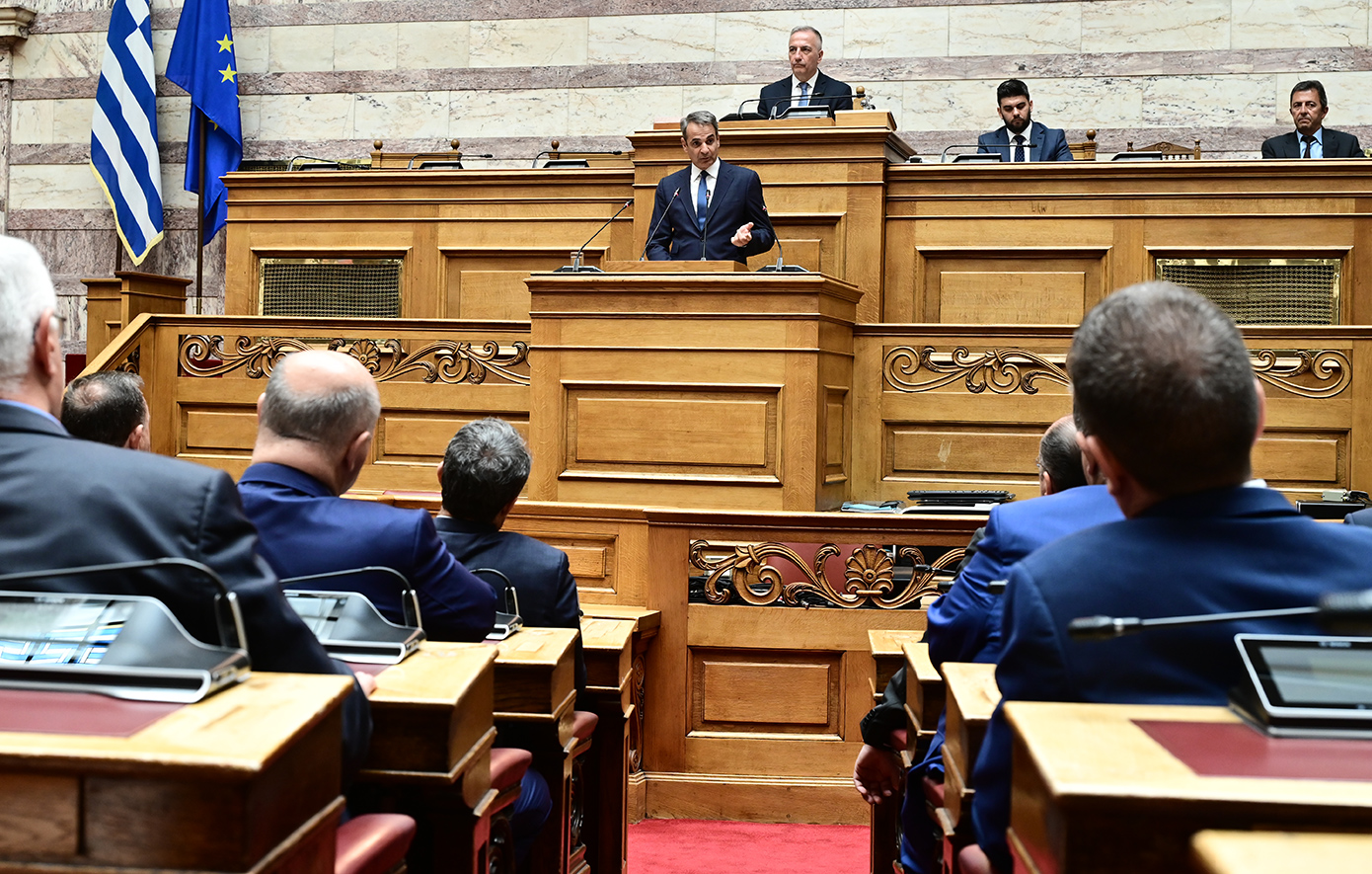 Προειδοποιήσεις Μητσοτάκη σε Αλβανία και Βόρεια Μακεδονία: «Δεν ξεκινήσατε καλά» – Η ομιλία του στους βουλευτές της ΝΔ
