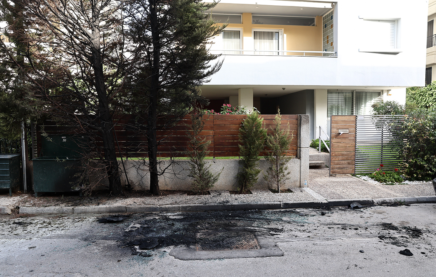 «Να δούμε αν ήταν για την πρόεδρο του Αρείου Πάγου ή για τον αστυνομικό» η επίθεση με μολότοφ στου Παπάγου