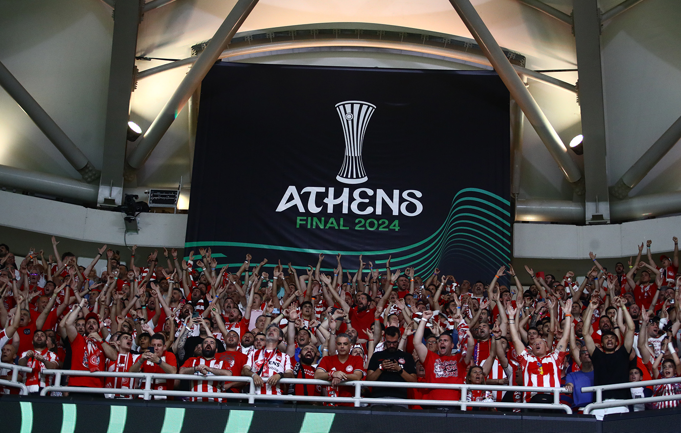 Η UEFA επέβαλε πρόστιμο σε Ολυμπιακό και Φιορεντίνα για τις ζημιές στην «OPAP Arena» στον τελικό του Conference League