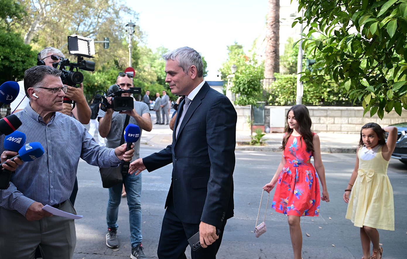 Ορκωμοσία νέας κυβέρνησης Ορκωμοσία νέας κυβέρνησης