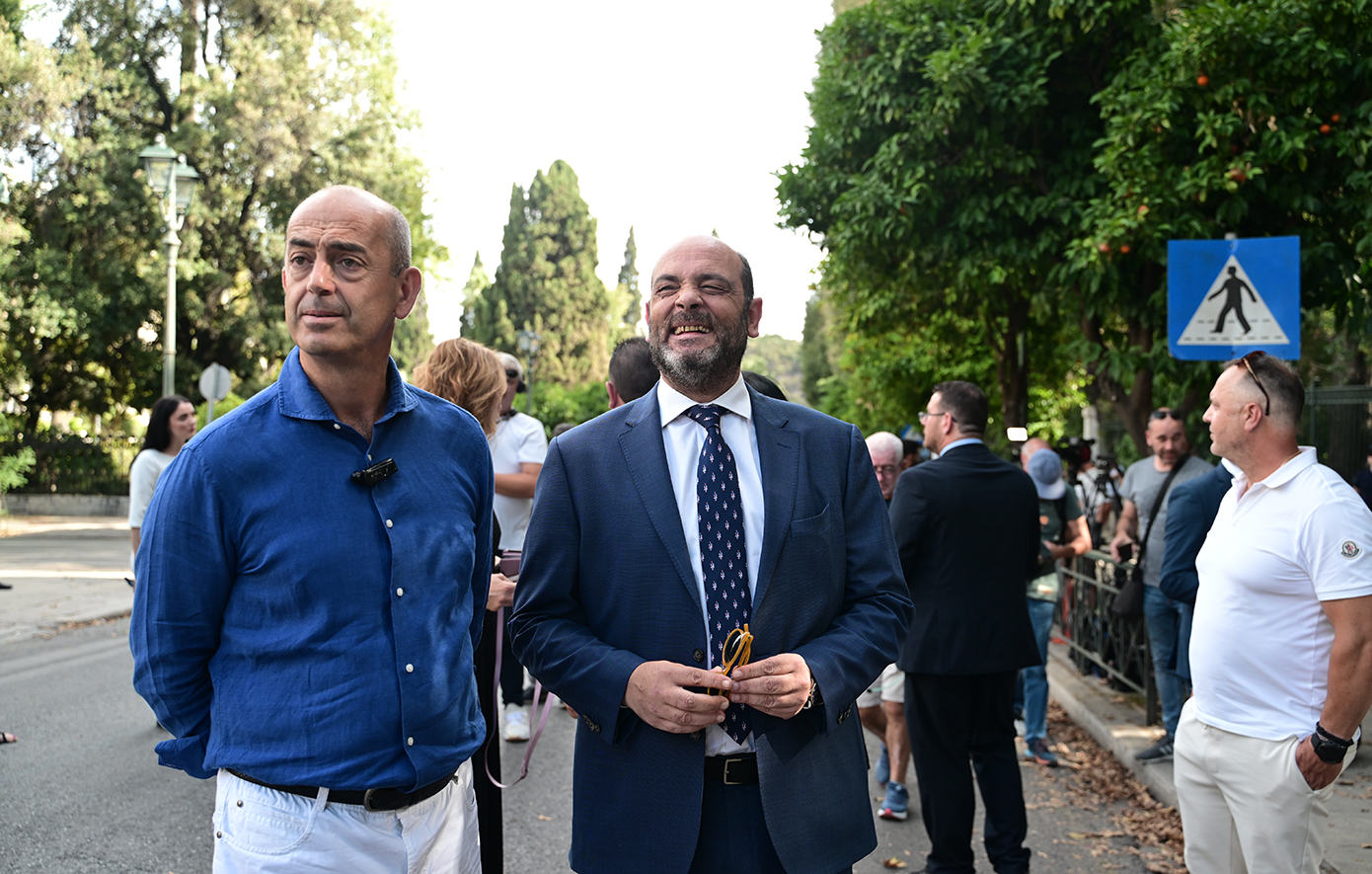 Ορκωμοσία νέας κυβέρνησης Ορκωμοσία νέας κυβέρνησης