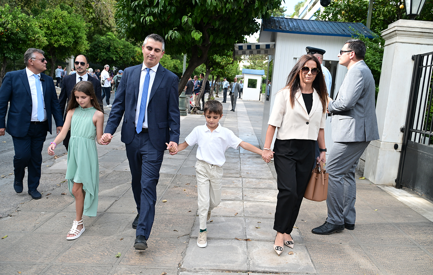Ορκωμοσία νέας κυβέρνησης Ορκωμοσία νέας κυβέρνησης