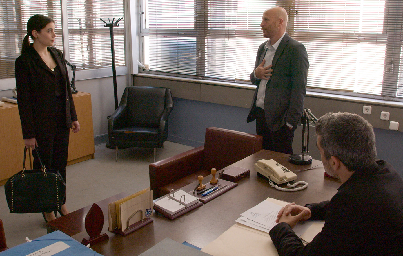 Παγιδευμένοι - Spoiler Παγιδευμένοι - Spoiler