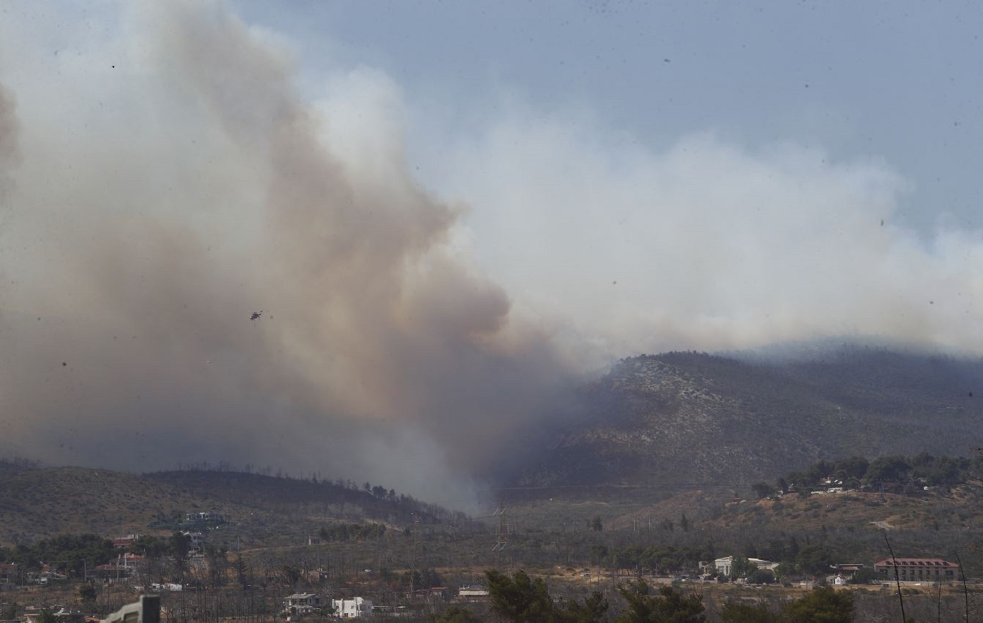Φωτιά στην Πάρνηθα: Έρχονται ενισχύσεις από Θεσσαλία, Ήπειρο και Μακεδονία