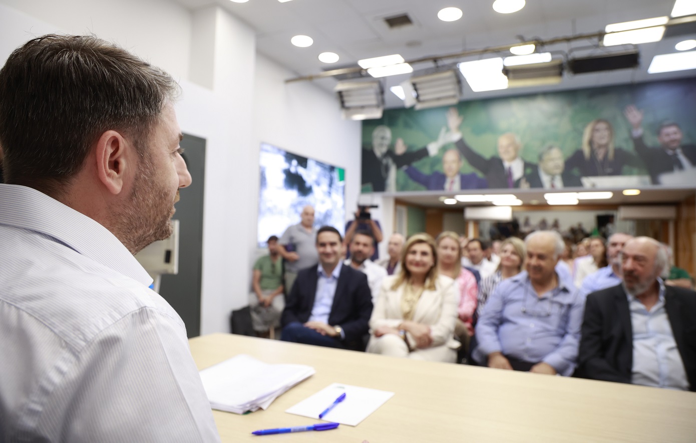 «Αν δεν μπορείς, πάμε σε κάλπες» &#8211; «Είσαι τοξικός»: Βαριές εκφράσεις στο ΠΑΣΟΚ &#8211; Ισχυρό ρεύμα κατά Ανδρουλάκη
