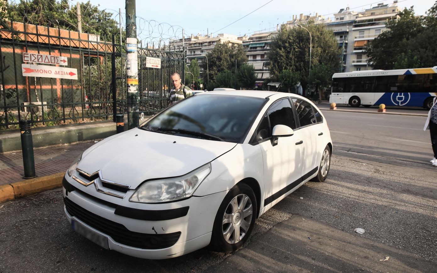 Απολογήθηκε ο γνωστός ποινικολόγος για τον ξυλοδαρμό της συζύγου του – Αποφασίζεται αν θα προφυλακιστεί ή όχι