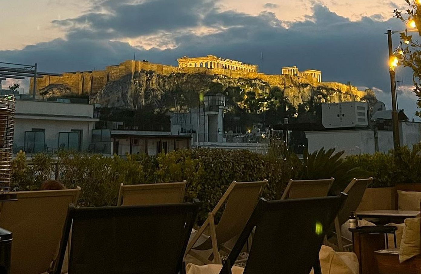 Τρία στέκια για χαλαρό ποτάκι κάτω από τον έναστρο αττικό ουρανό