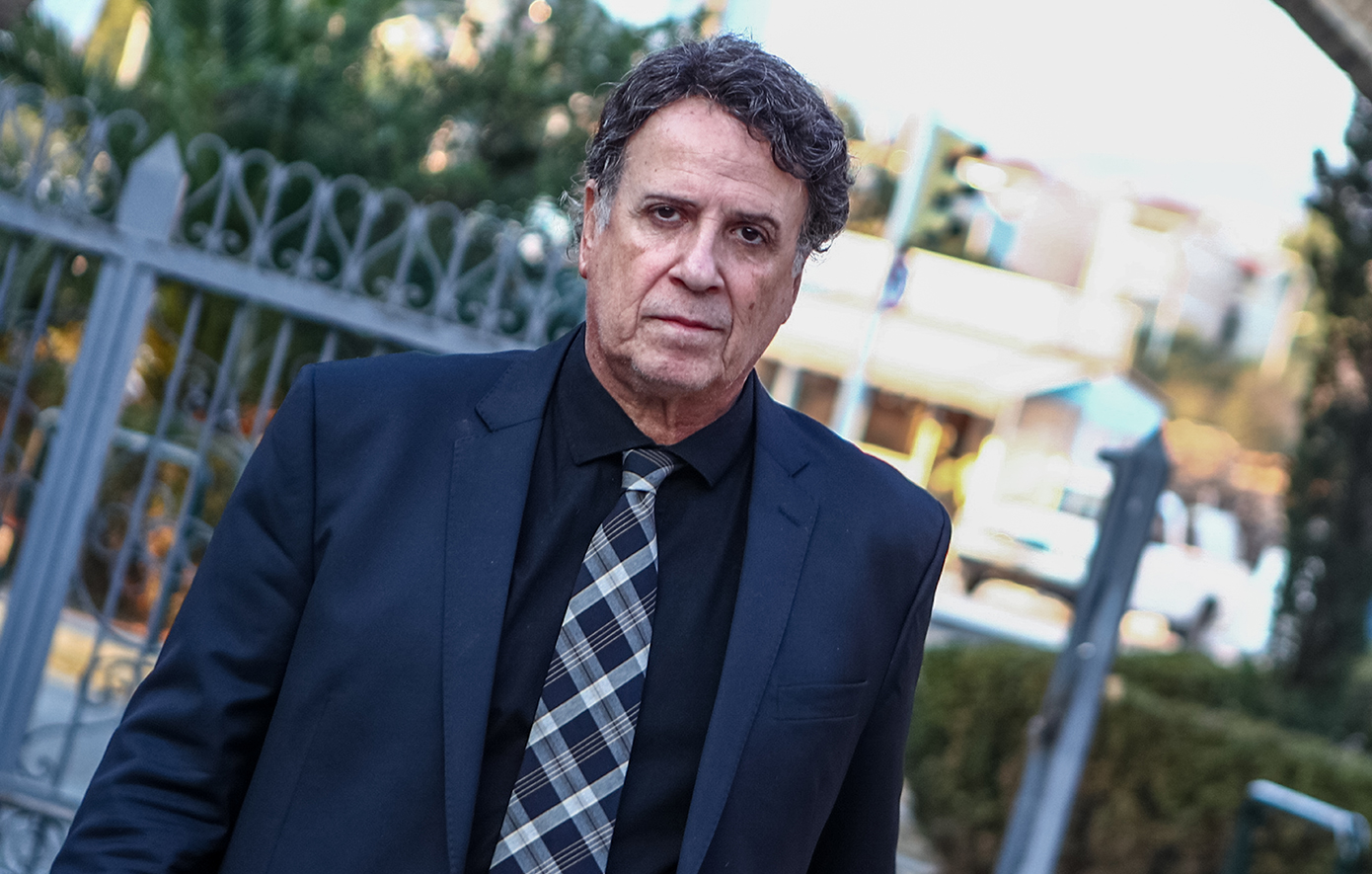 Χάρης Ρώμας: Αποδέχομαι τον όρο γκέι, αλλά δεν είμαι αυτό ακριβώς – Είμαι 100% άντρας