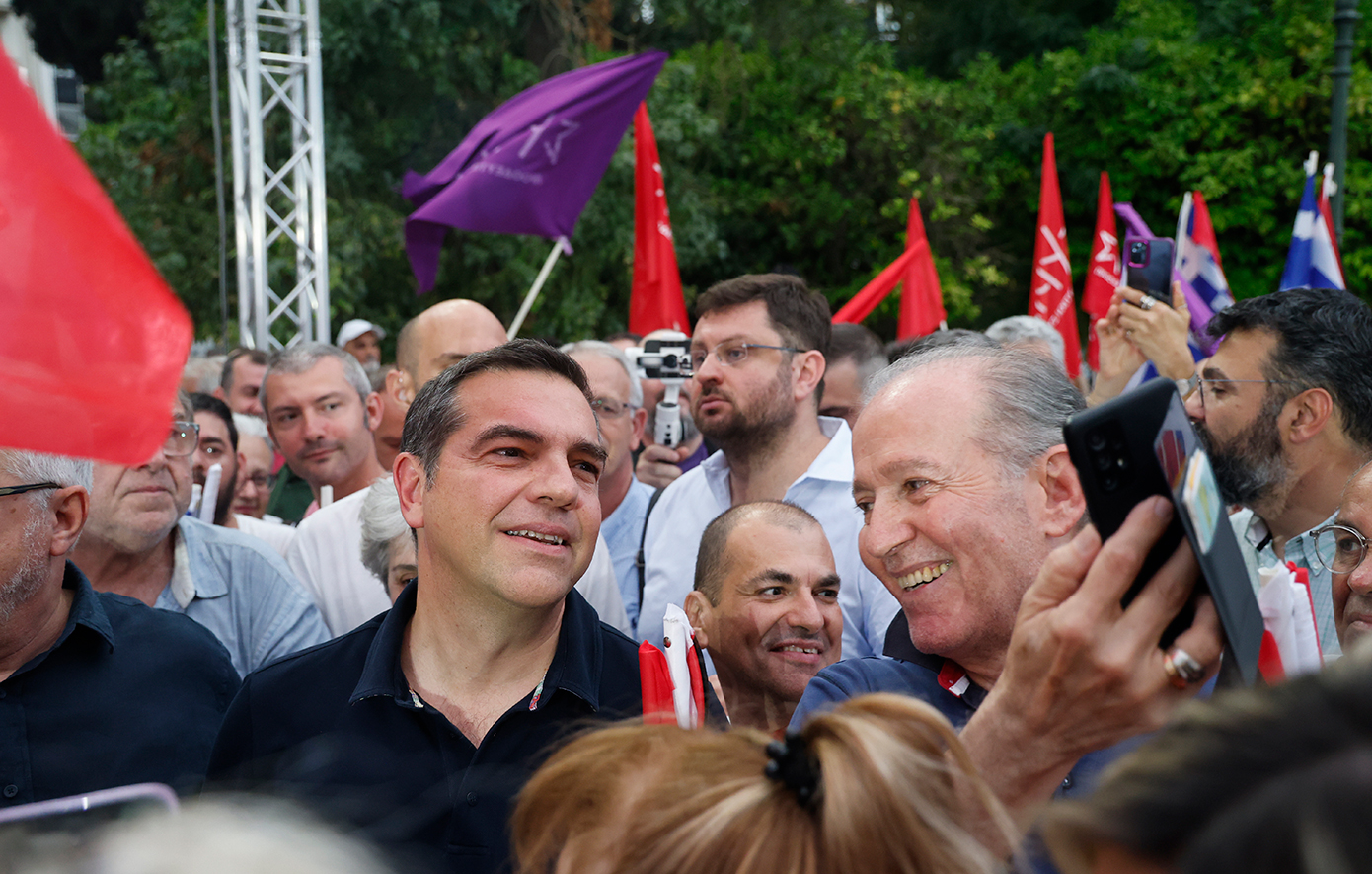 Ο Αλέξης Τσίπρας στην ομιλία του Στέφανου Κασσελάκη