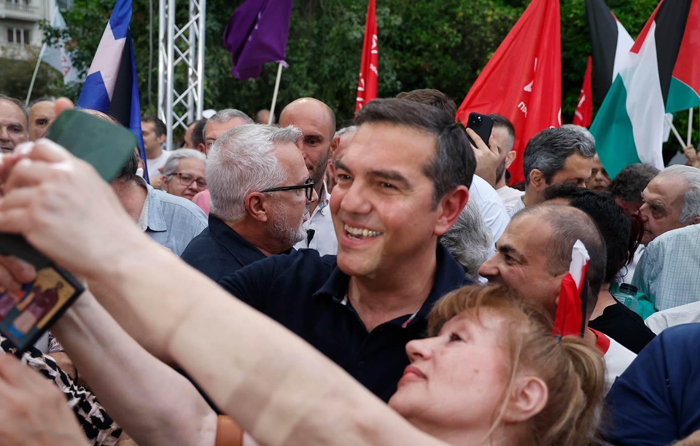 Ο Αλέξης Τσίπρας στην ομιλία του Στέφανου Κασσελάκη