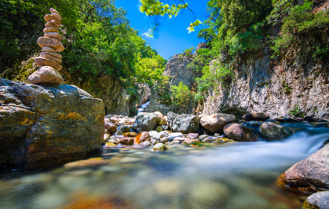 Βάθρες Βάθρες