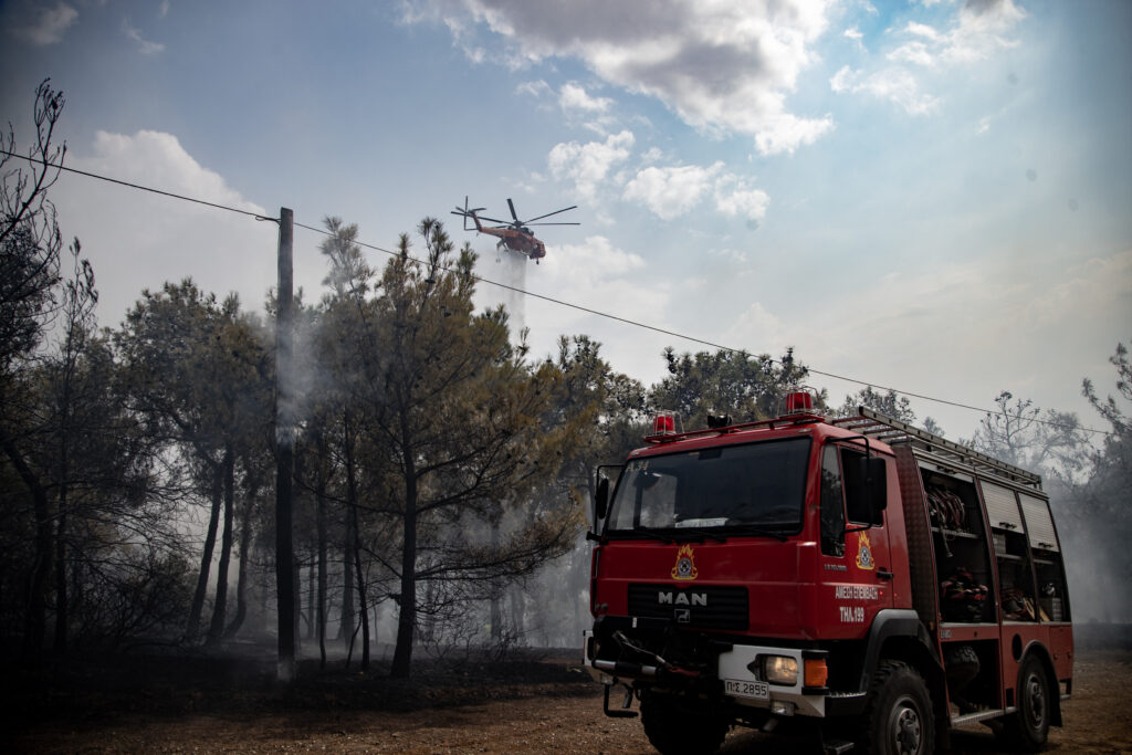 Φωτιά σε δασική έκταση στον Λαγκαδά – Επιχειρούν και εναέρια μέσα
