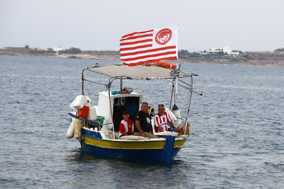 Στην Πάρο τα τρόπαια του Ολυμπιακού