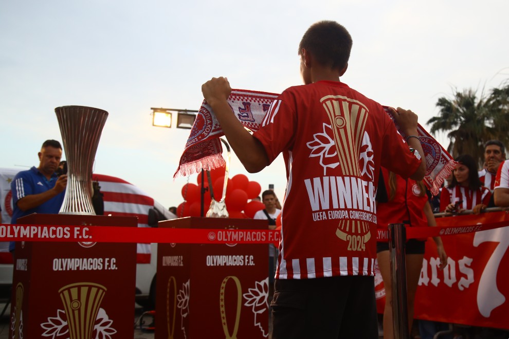 Στην Πάρο τα τρόπαια του Ολυμπιακού