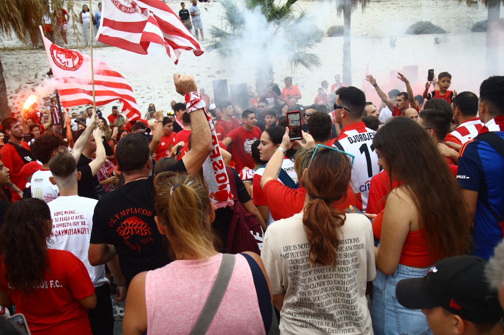 Στην Πάρο τα τρόπαια του Ολυμπιακού