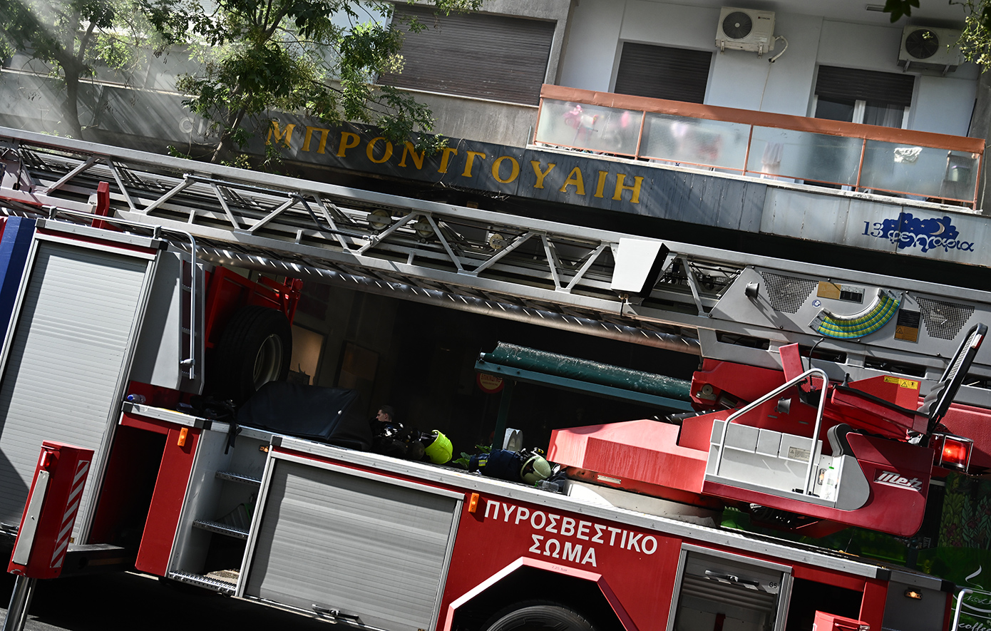 Από το υπόγειο του μικρού θεάτρου φαίνεται να ξεκίνησε η φωτιά στο Μπρόντγουαιη – Μεγάλες οι ζημιές