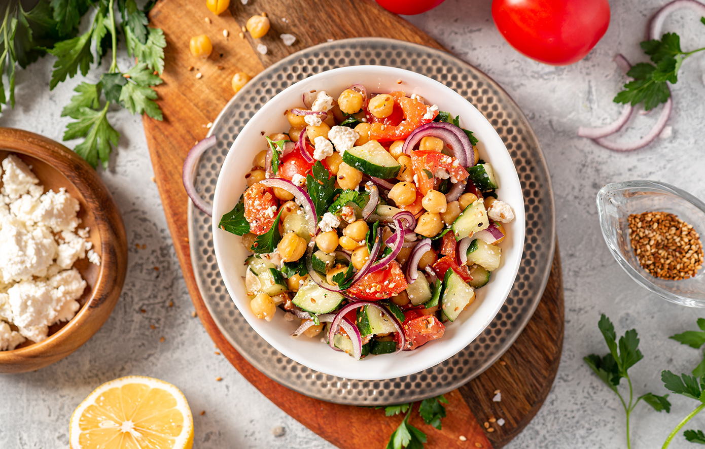 Μεσογειακή σαλάτα με ρεβίθια