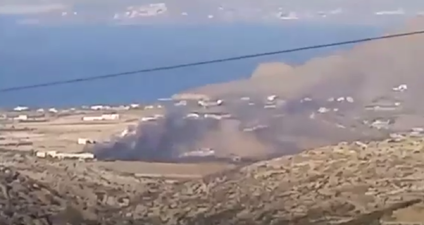 Μεγάλη φωτιά σε εργοστάσιο στην Πάρο – Ακούστηκαν εκρήξεις