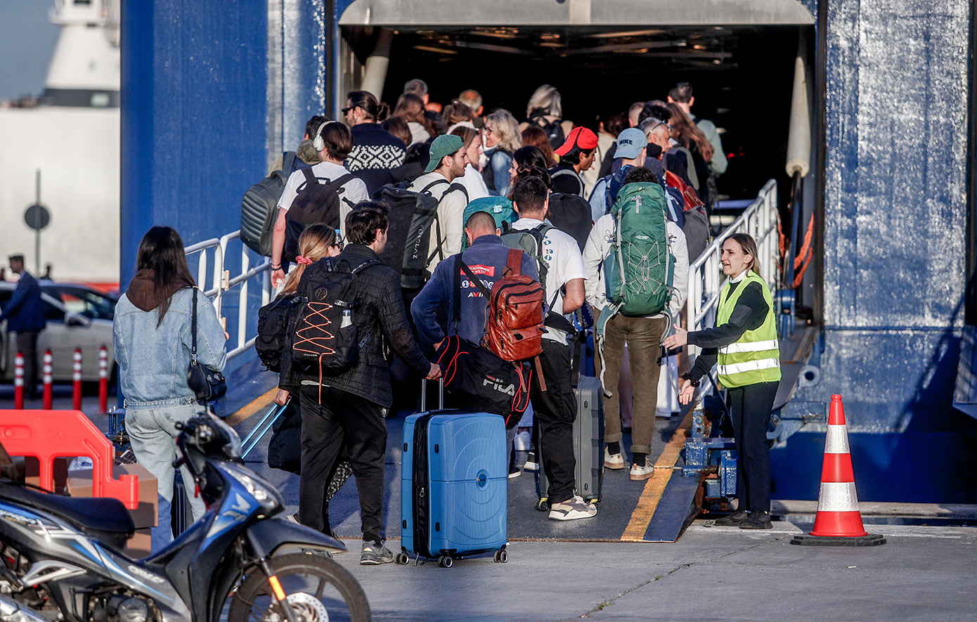 Αυξημένη η επιβατική κίνηση στο λιμάνι του Πειραιά – Στο 80% η πληρότητα