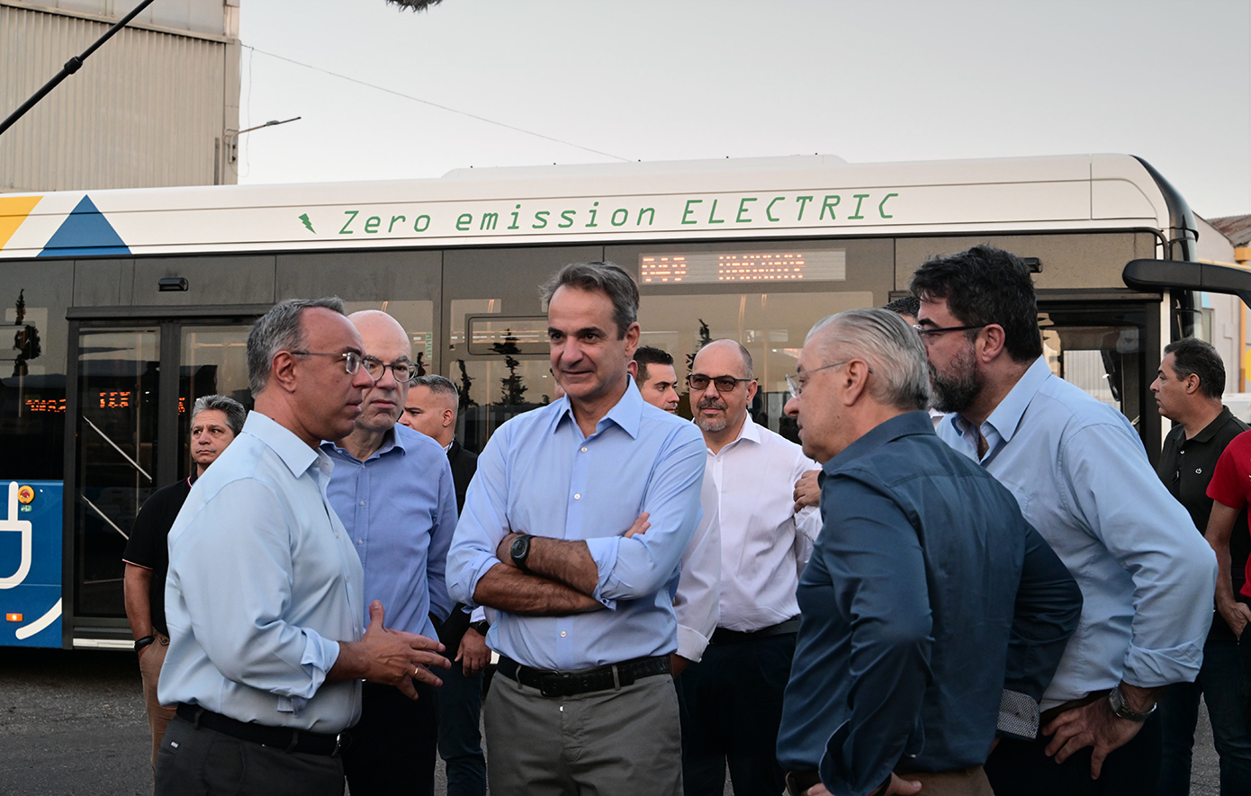 Μητσοτάκης σε Οικονόμου – Παυλόπουλο: Κι εμείς νωρίς ξυπνάμε, θα σας έρθω αιφνιδιαστικά και στο στούντιο