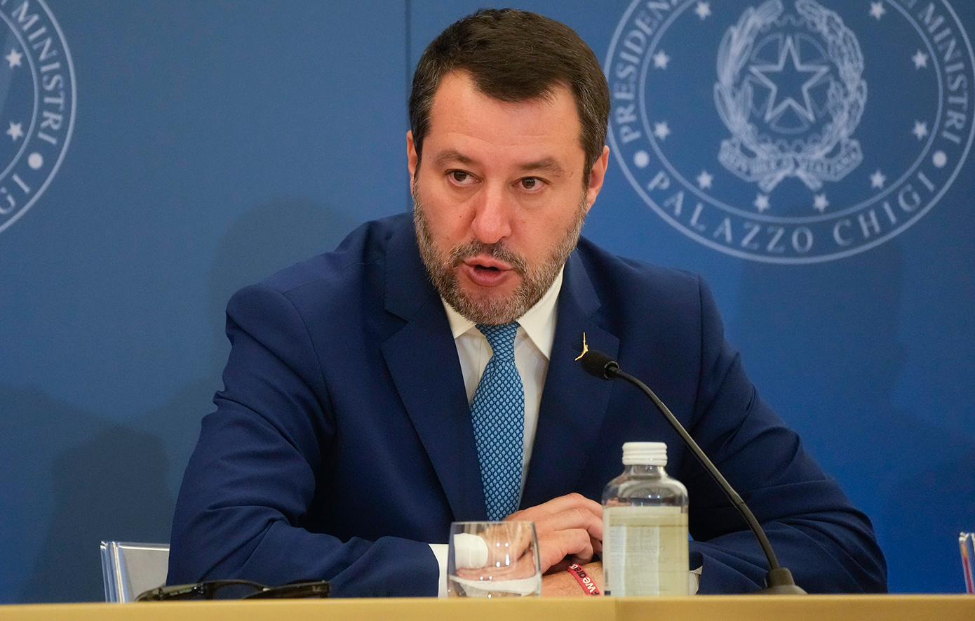 Σαλβίνι κατά Μακρόν: Ντροπή, φέρεται σαν μια οποιαδήποτε φον ντερ Λάιεν