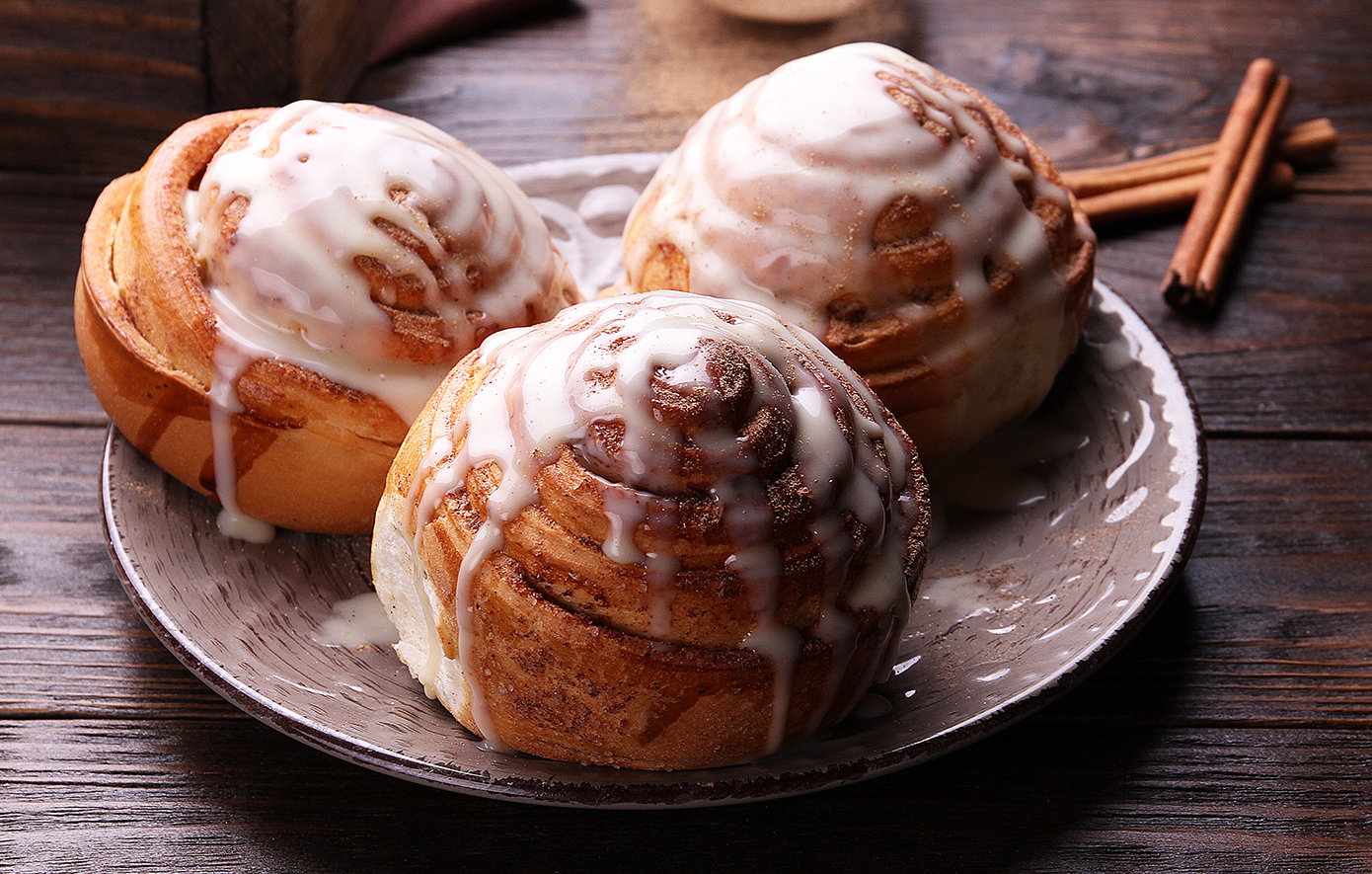 Ρολά κανέλας με γλάσο βανίλιας
