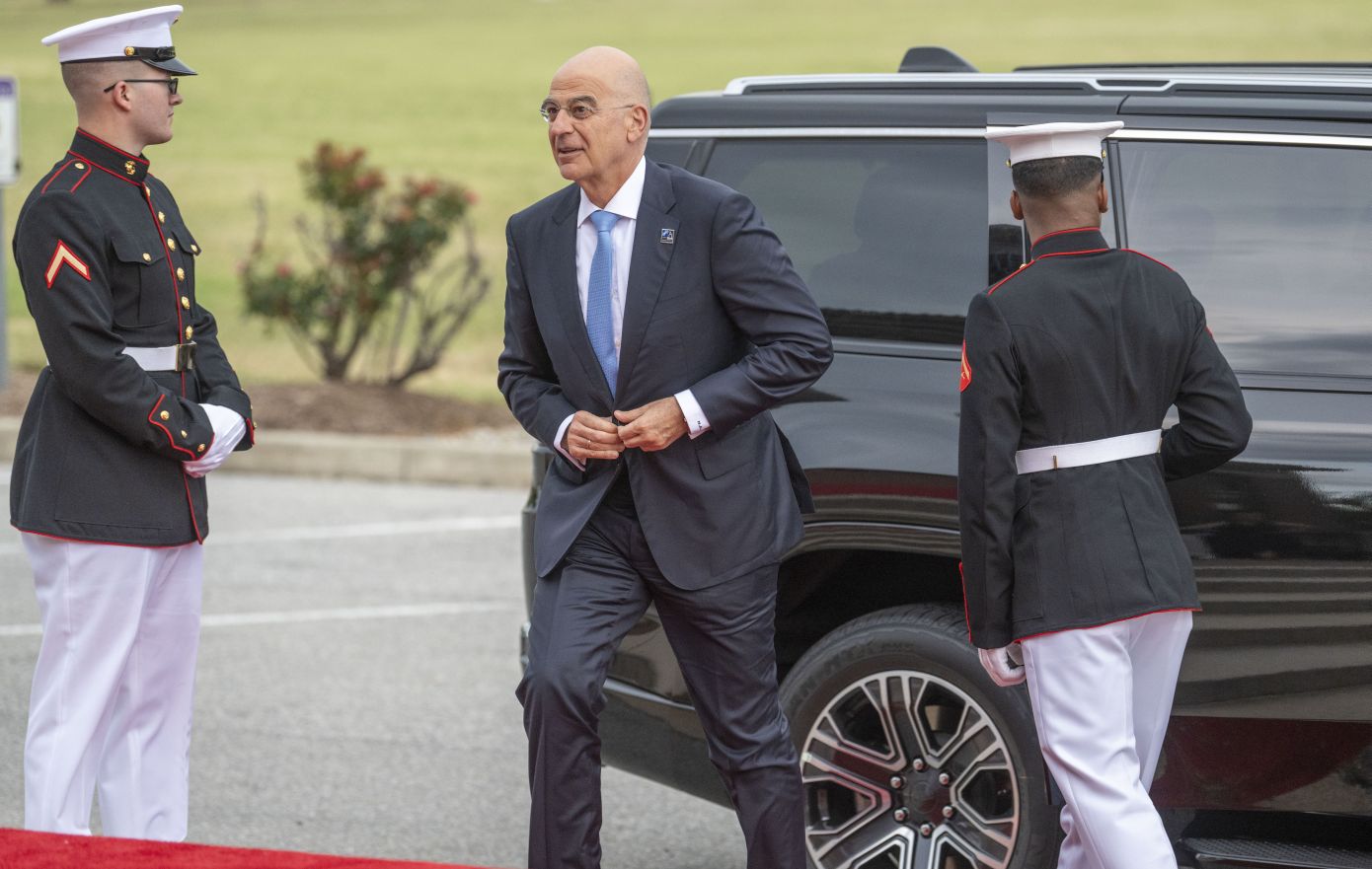 Ευθεία προσωπική επίθεση της Τουρκίας στον Νίκο Δένδια: «Xαμηλού επιπέδου, ψευδής» η δήλωση για την εισβολή στην Κύπρο
