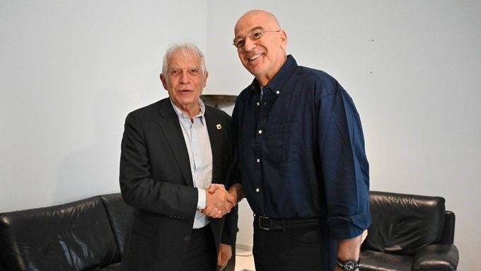 Συνάντηση Δένδια – Μπορέλ για άμυνα και ασφάλεια