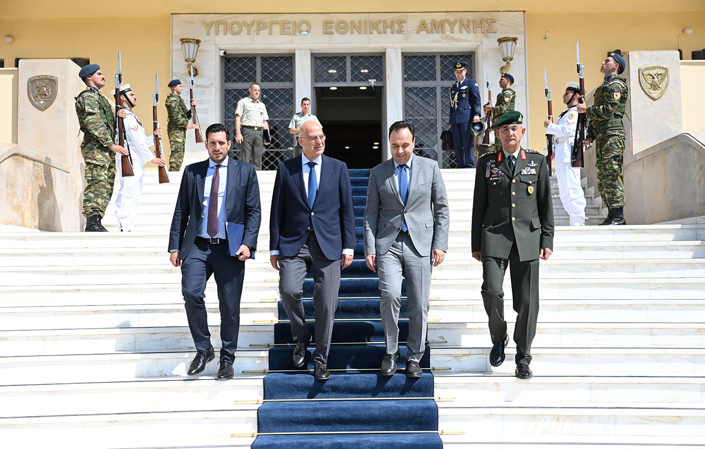 Η απόκτηση δορυφόρου για τις Ένοπλες Δυνάμεις στο επίκεντρο της συνάντησης Δένδια – Παπαστεργίου