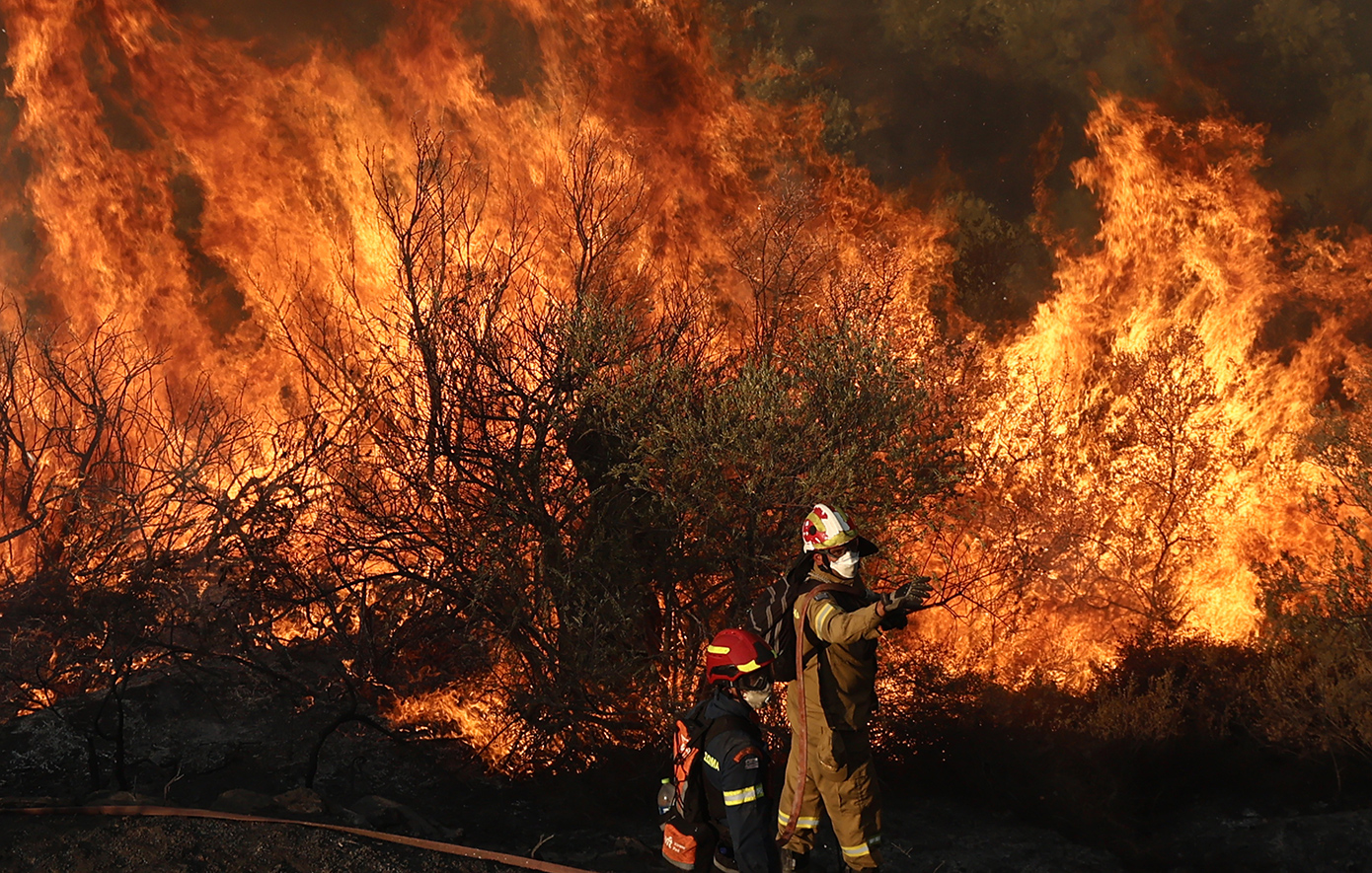 Σε επιφυλακή ακόμη και για «mega fires» η χώρα έως και τον Δεκαπενταύγουστο – Τα έκτακτα μέτρα