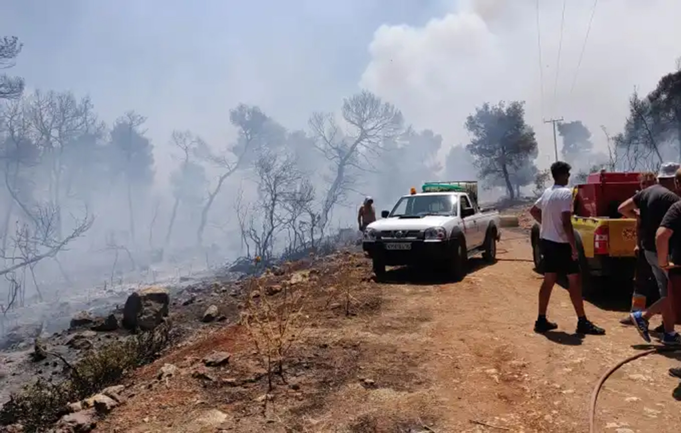 φλόγες στο Σοφικό Κορινθίας φλόγες στο Σοφικό Κορινθίας