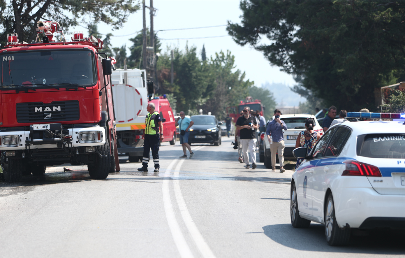 Συναγερμός στην πυρσβεστική για πυρκαγιά στο Ηράκλειο, κοντά σε στρατόπεδο