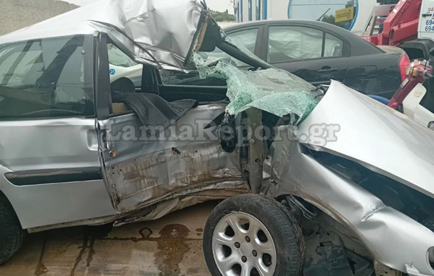 Βγήκαν «αγρατζούνιστοι» από το διαλυμένο αυτοκίνητο στη Φθιώτιδα