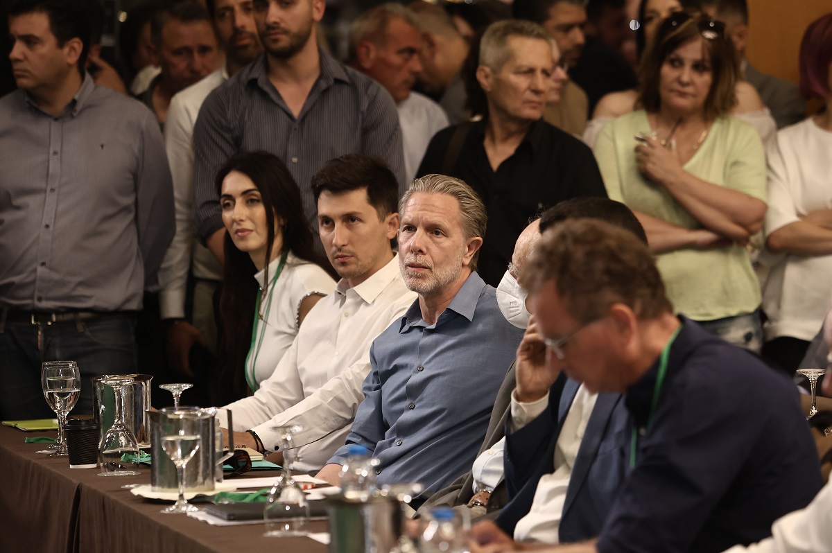 Ο γρίφος του Γερουλάνου στην κούρσα ηγεσίας του ΠΑΣΟΚ - Οι σκληροί υποστηρικτές Τσίπρα, του ζητούν να τελειώσει τον Κασσελάκη