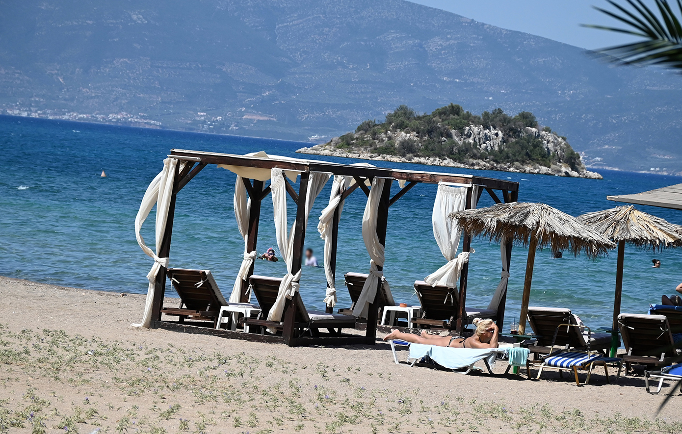 Παραλίες με κόσμο