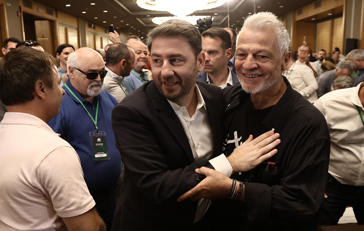 Και 7ος υποψήφιος για την προεδρία του ΠΑΣΟΚ: Ο δημοσιογράφος Γιάννης Κανελλάκης στην κούρσα – «Ανδρέα, δεν θα σε προδώσουμε ποτέ»