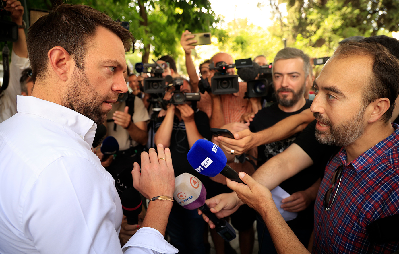 Ένταση για την «Αυγή» και… mea culpa από τον Στέφανο Κασσελάκη – «Δεν έχεις έρθει να ακούσεις τους εργαζόμενους»