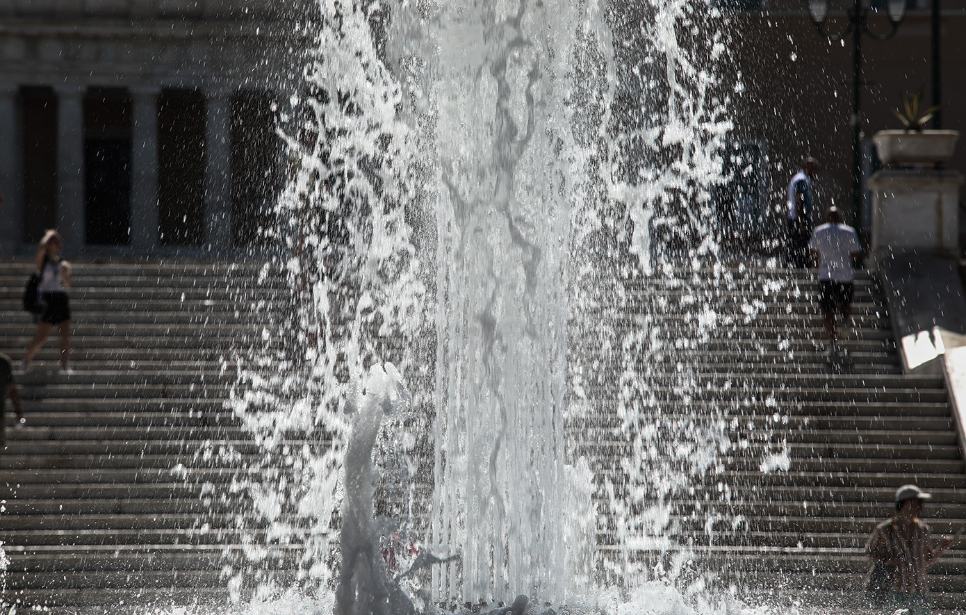 Καύσωνας στη χώρα Καύσωνας στη χώρα