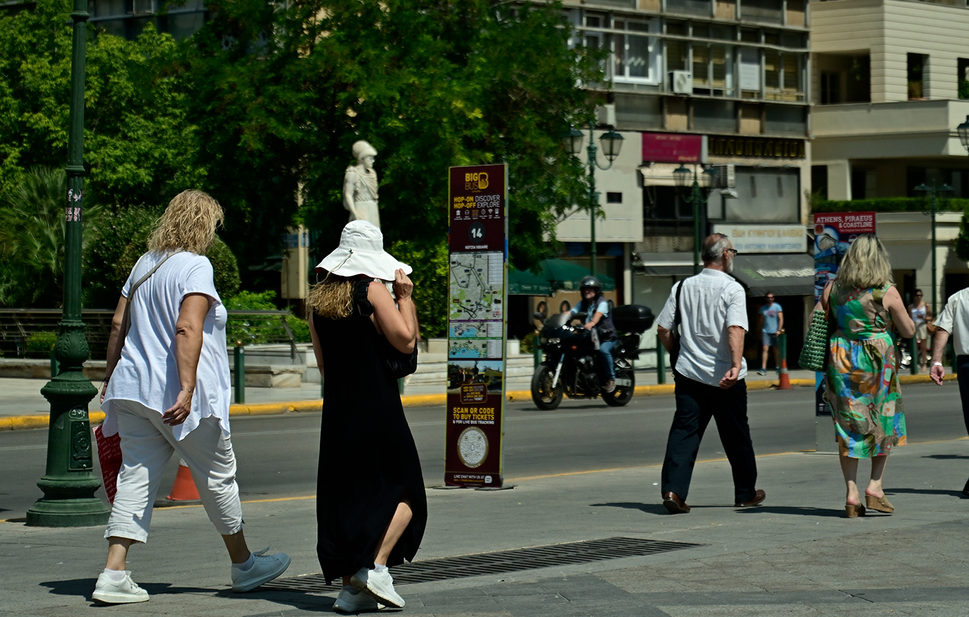 Καύσωνας στη χώρα Καύσωνας στη χώρα