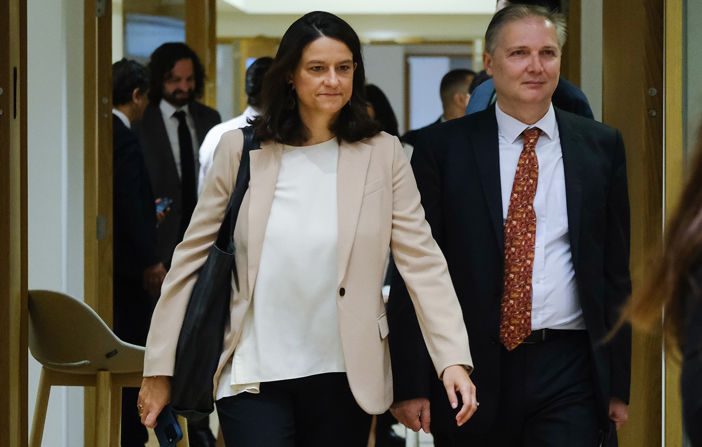 Επίσκεψη της Κεραμέως στους χώρους ψηφιοποίησης της ασφαλιστικής ιστορίας πολιτών για τον e-ΕΦΚΑ