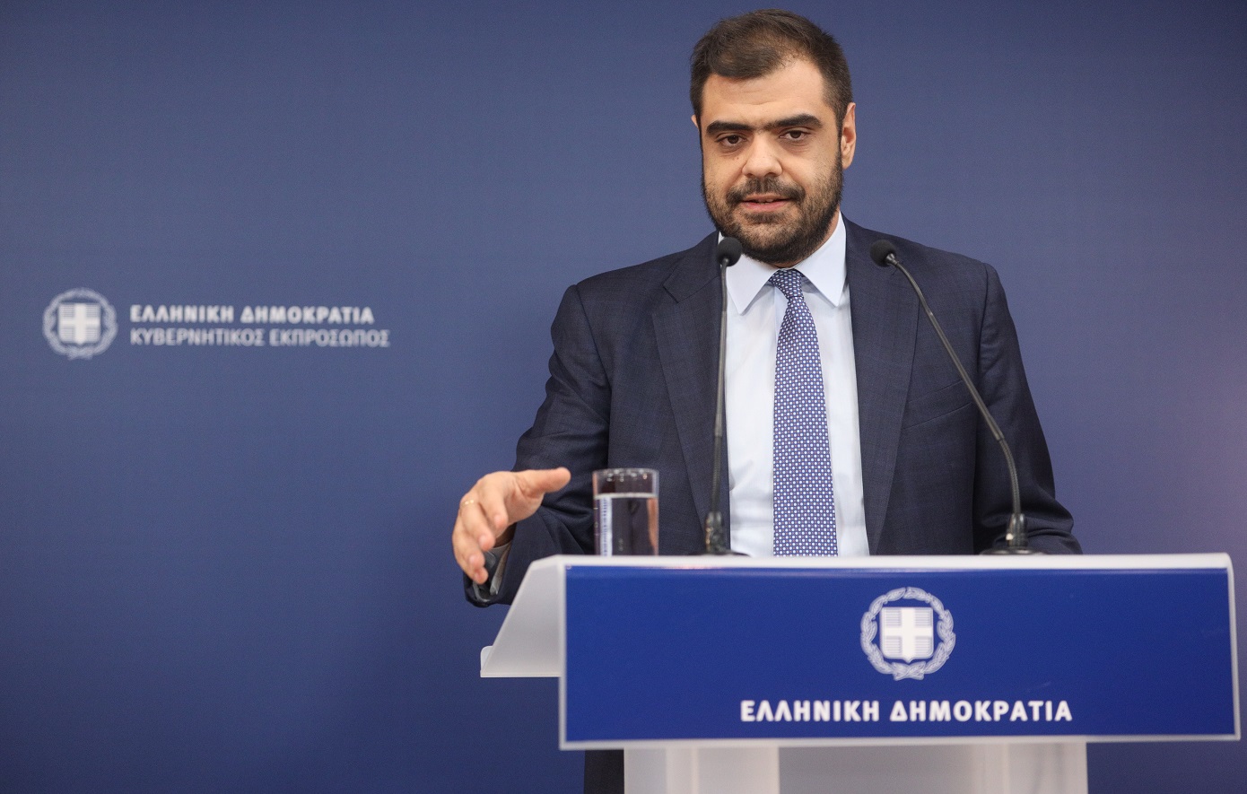 Ο Μαρινάκης απαντά στο «γίναμε ρεζίλι διεθνώς» του Κασσελάκη για την «εξαήμερη εργασία»: Να διαβάζει τα στοιχεία