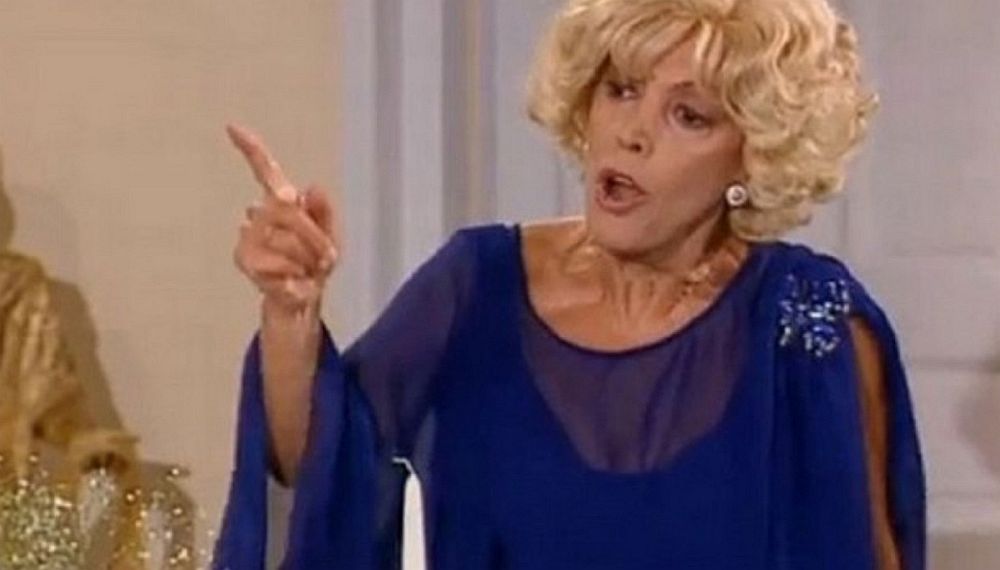 Μόνο η Ντένη Μαρκορά ήξερε το μυστικό ομορφιάς για αυτές τις τόσο ζεστές ημέρες