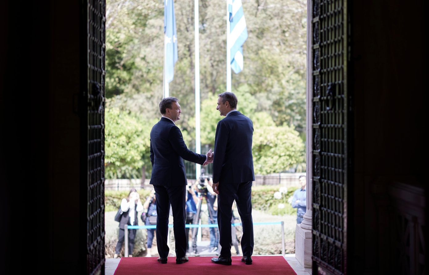 Ενέργεια και διεύρυνση του «κάθετου διαδρόμου» επί τάπητος στη συνάντηση Μητσοτάκη με τον μολδαβό πρωθυπουργό