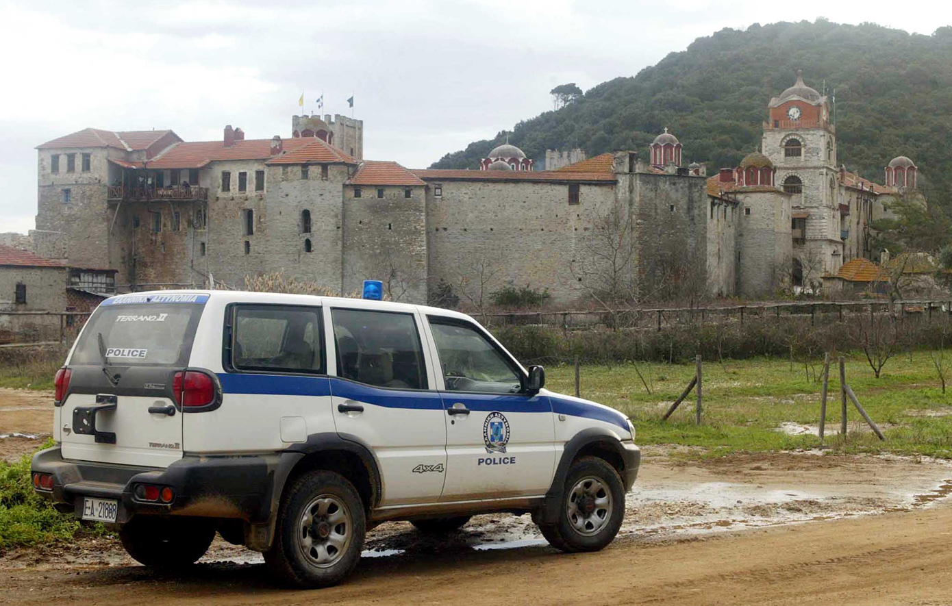 Ιωάννινα: Εντοπίστηκε και κατασχέθηκε οπλοστάσιο στην πολυκατοικία που αυτοπυροβολήθηκε ο 19χρονος φοιτητής – Δύο συλλήψεις